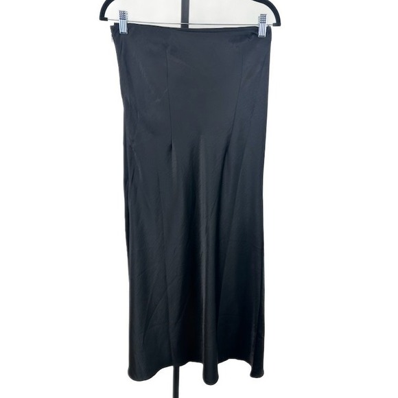 LOFT Women's Size 10 Black Satin‎ Midi Skirt Elastic Waist Side Zip - Picture 2 of 6